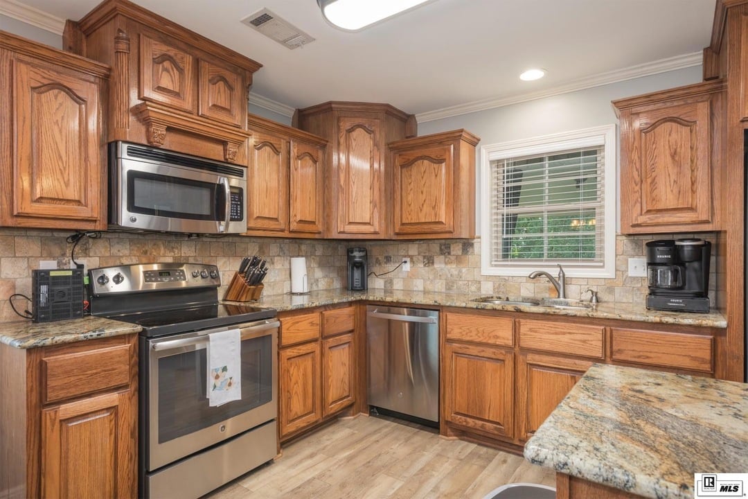 325 Hedge Hill Cove