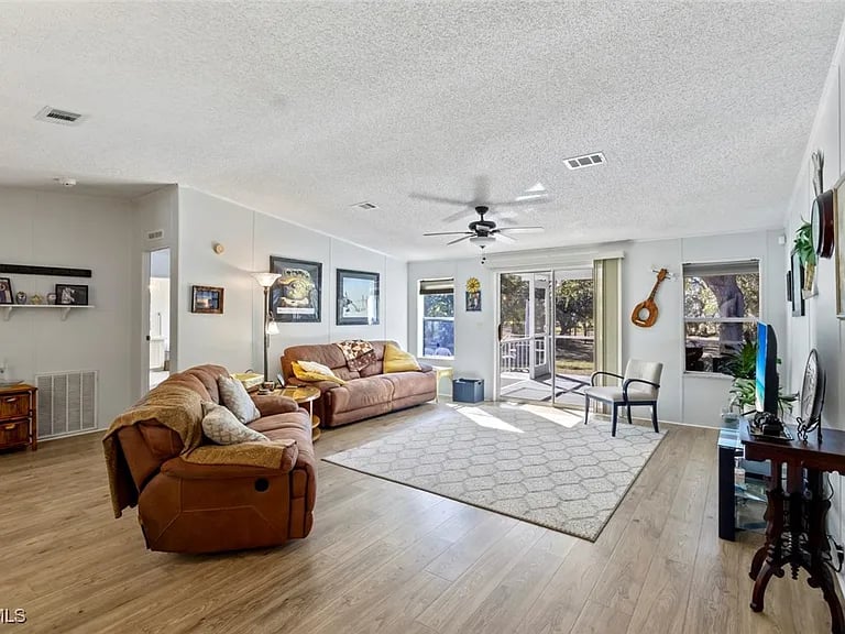 29414 Pine Villa Cir