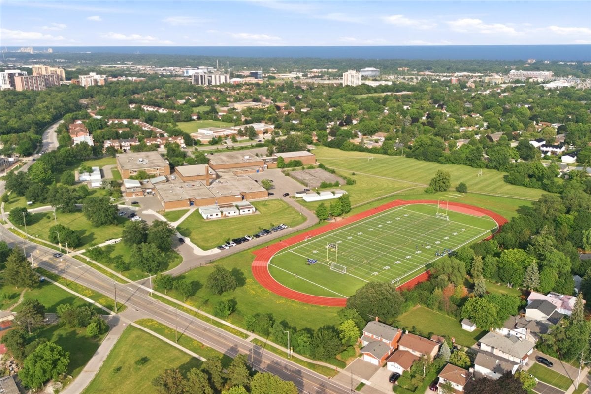 Rare Court Location on Oakville Golf Course