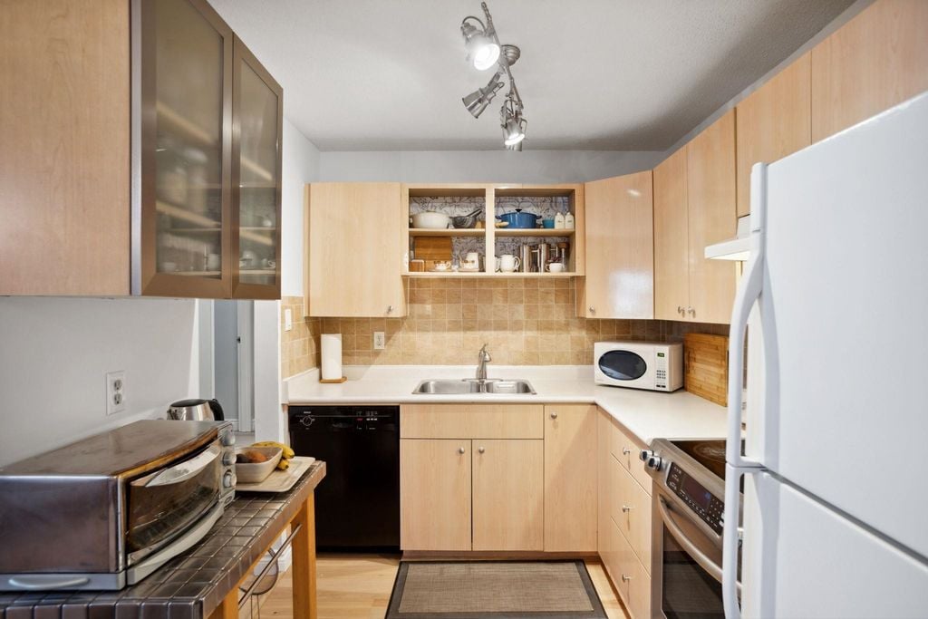 930 E 7th Ave, #114