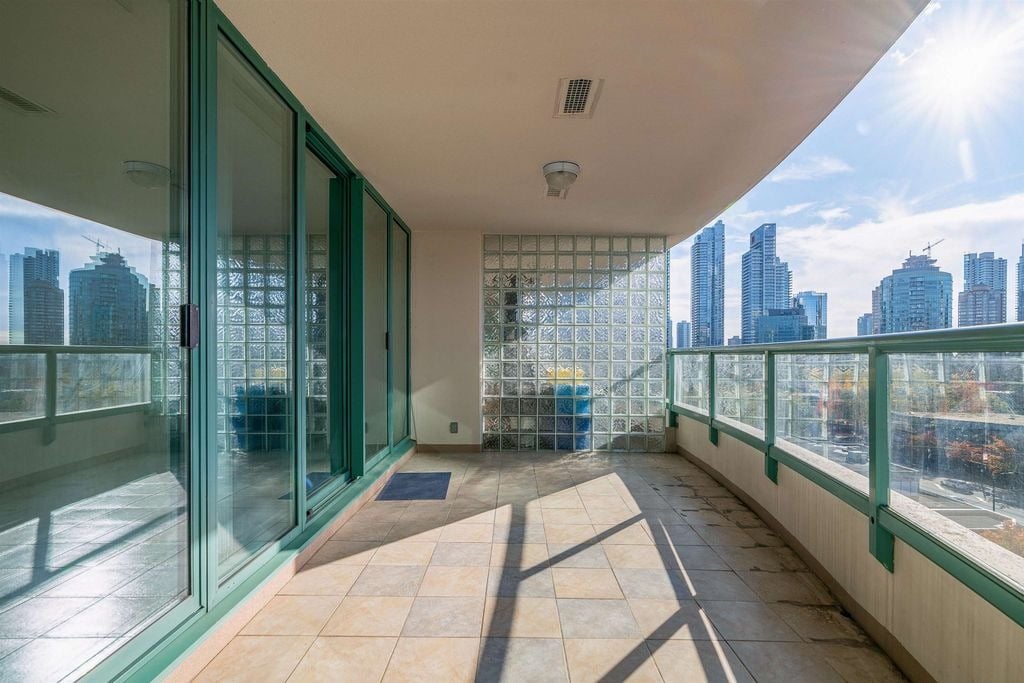 5833 Wilson Ave, #1005