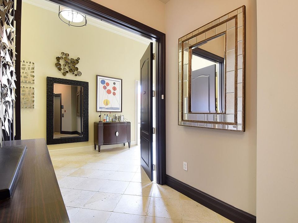 201 S Narcissus Avenue Unit: 406