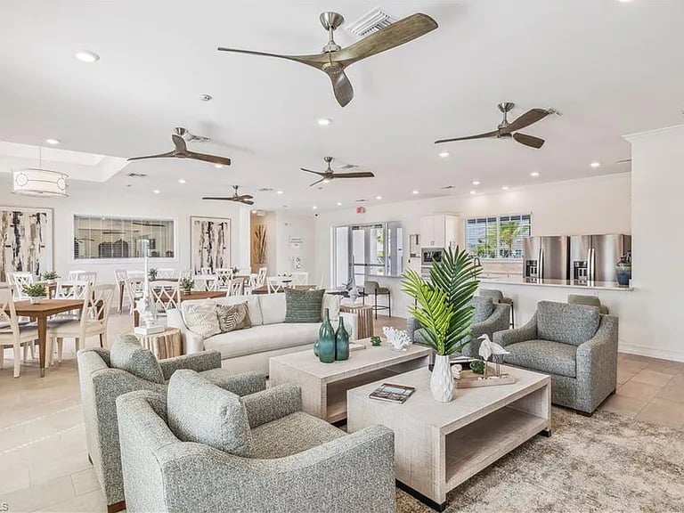 17698 Shade Tree Loop