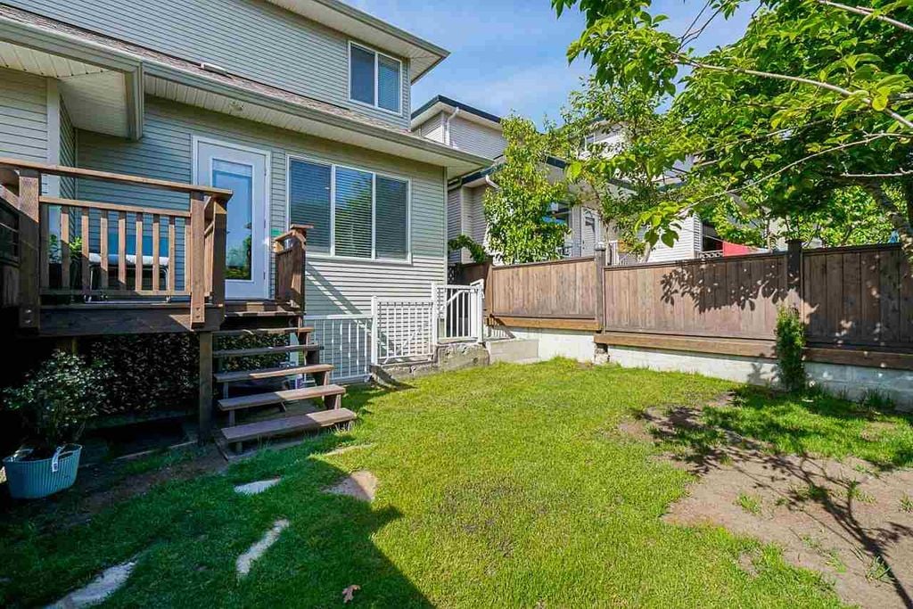 18938 70 Ave