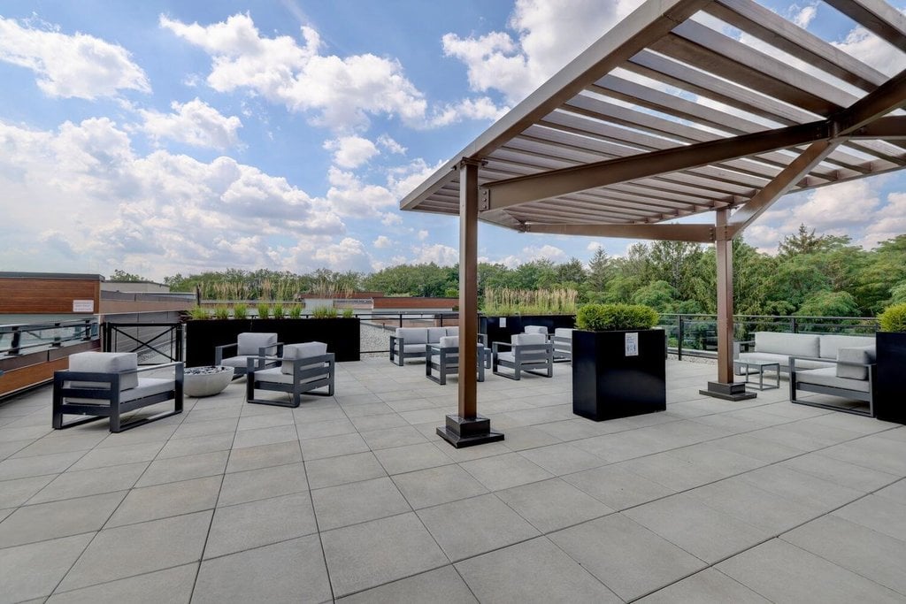 1575 Lakeshore Road #462