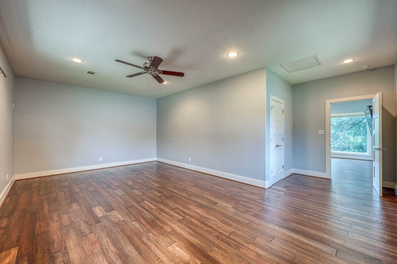 1704 Bluebonnet Lane
