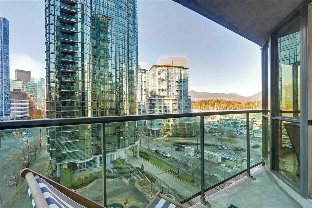 555 Jervis St, #705