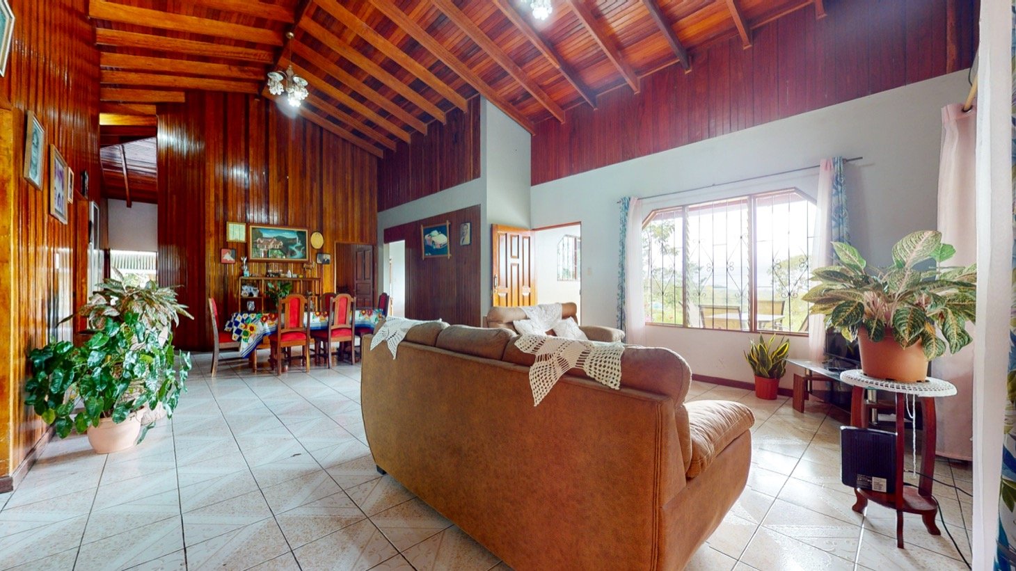 House for Sale in Ojochal, Costa Rica – Traditional Charm on 2.75 Acres
