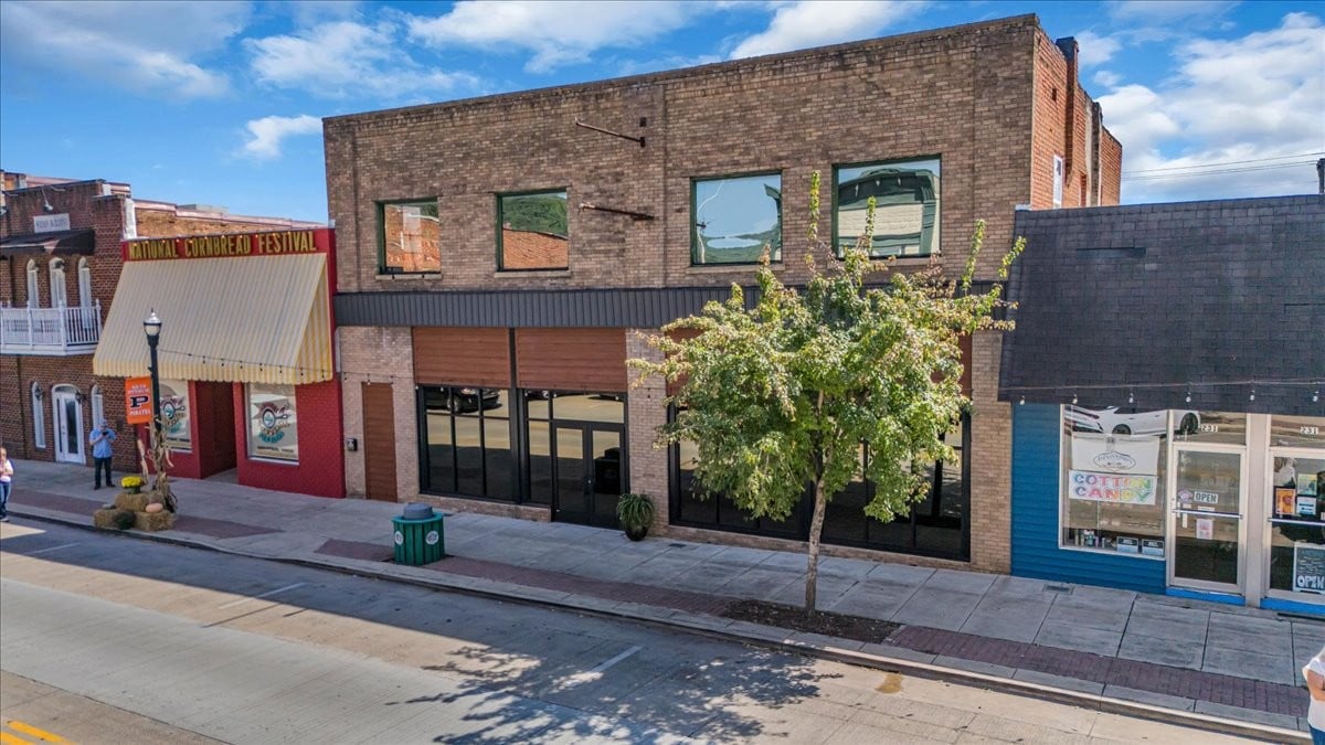 227 S Cedar Ave