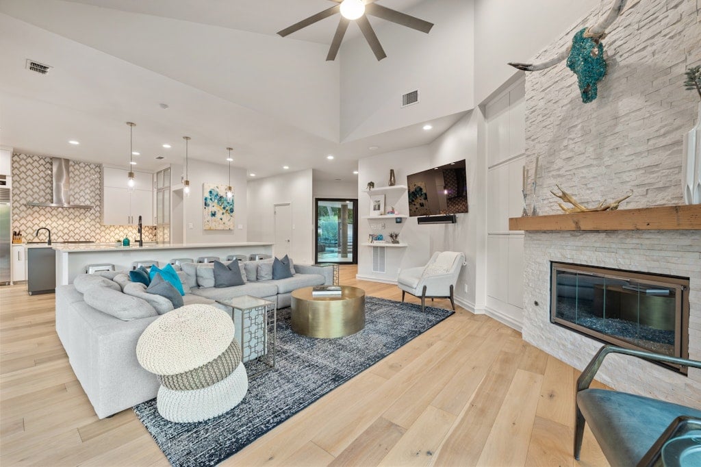 3200 Three Rivers