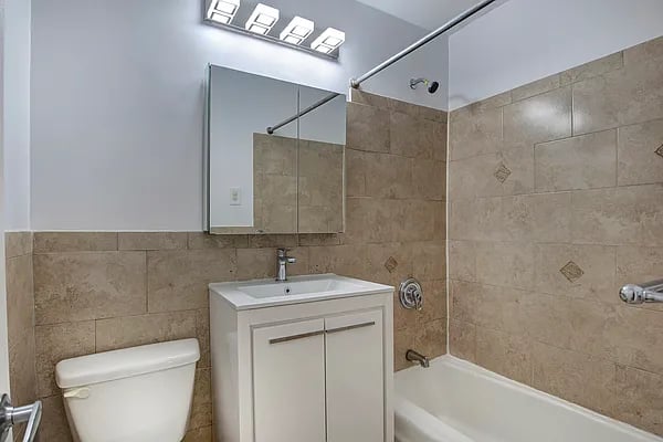 3255 Randall Ave #LA