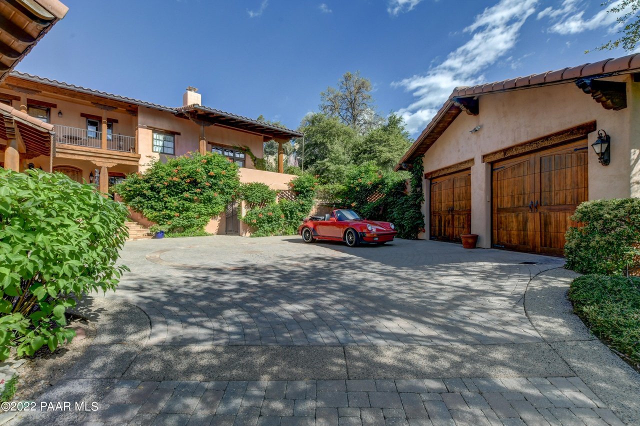 1362 Ridgewood Dr