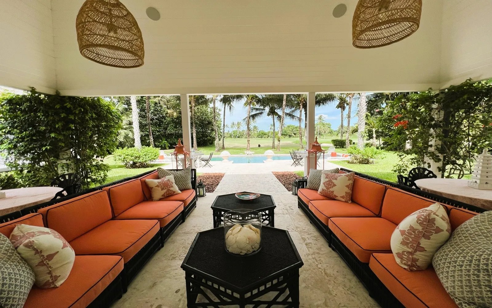 Stunning Lyford Cay Golf Course Residence