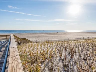 522 Shore Rd #2AA