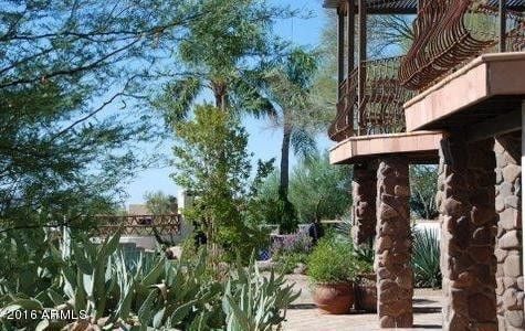 39023 N BOULDER VIEW Dr