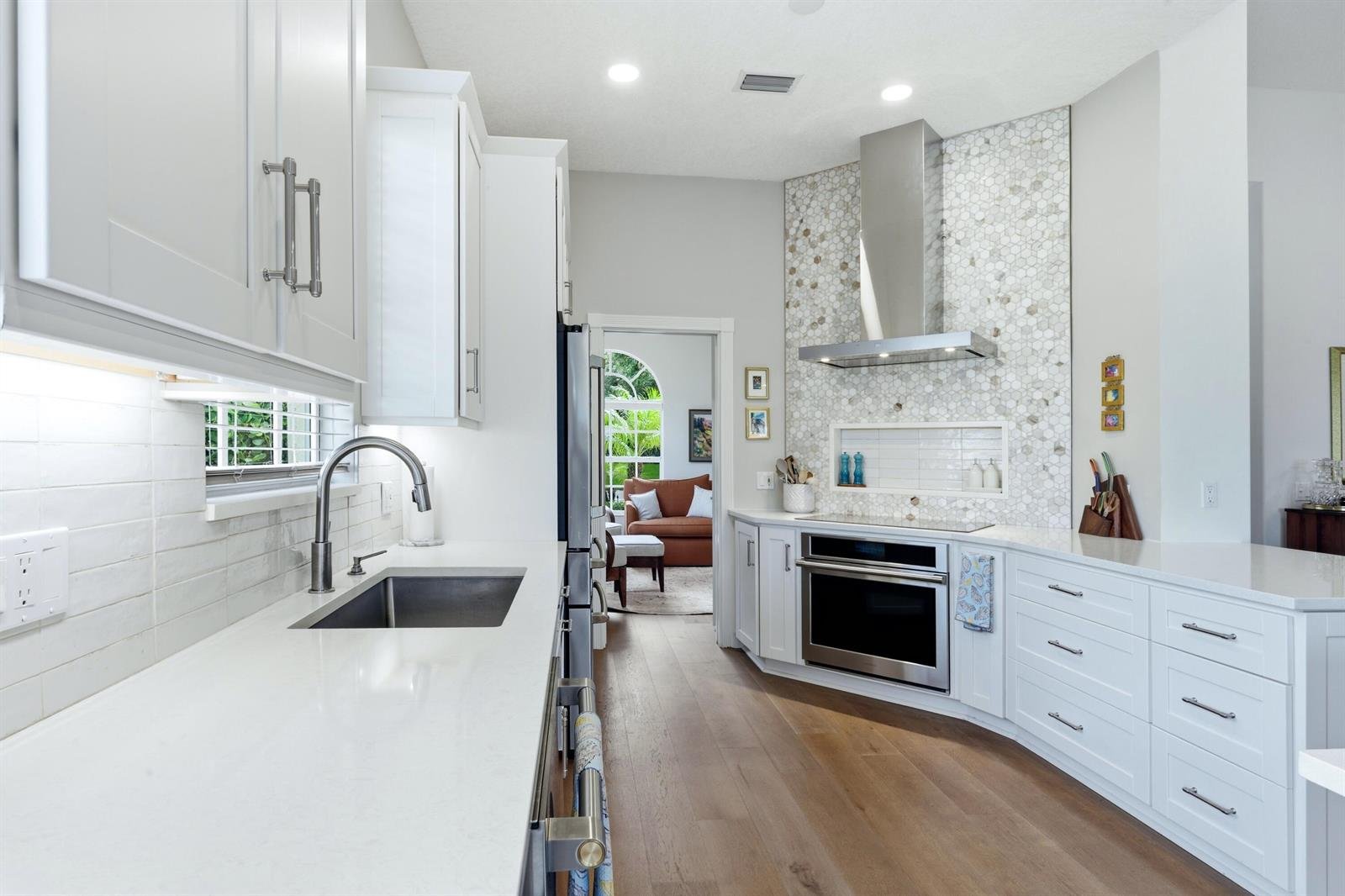1321 Saint Lawrence Dr