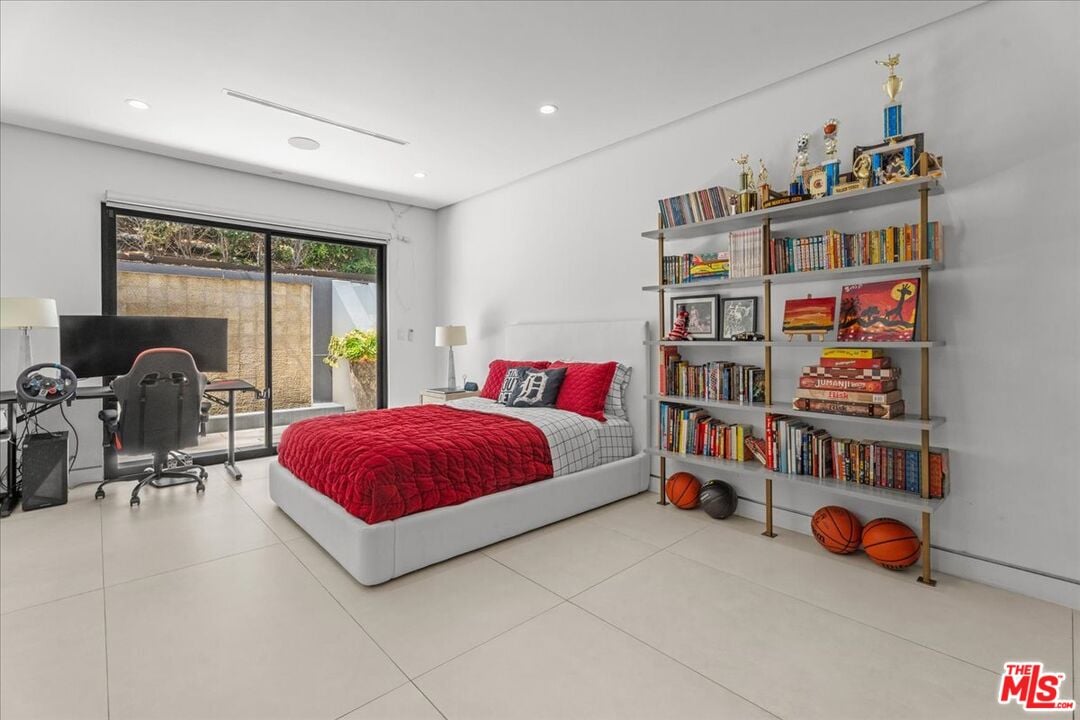 Celestia Estate, Hercules Dr, 90046