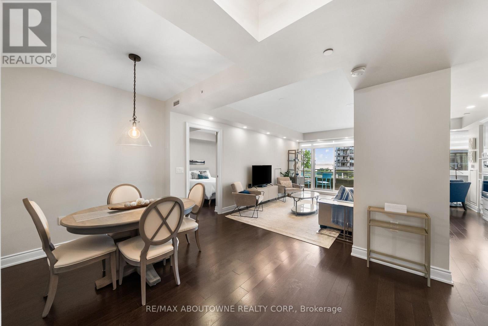 3500 Lakeshore Road W 205