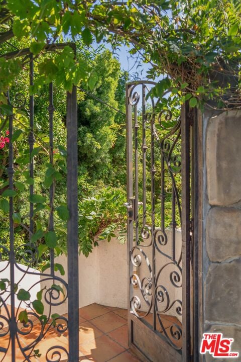 Windmere Pavilion, St Ives Dr, 90069