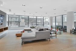 111 Bathurst St 423