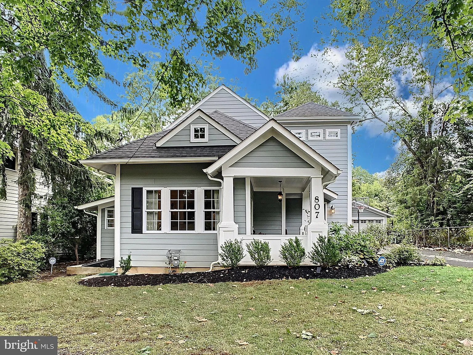 807 Davis Avenue