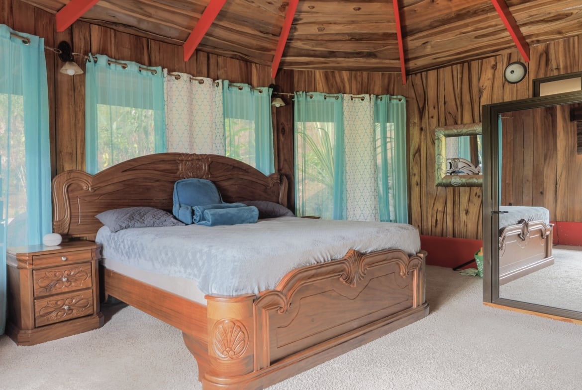 Mountain View Home for Sale in San Isidro | Casa Atlantis Near Reserva Biológica Quebradas