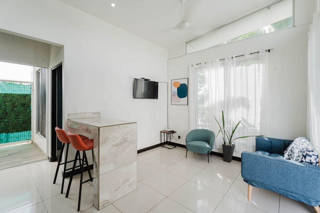 4 Boutique Rental Villas Plus Main House with Private Pool