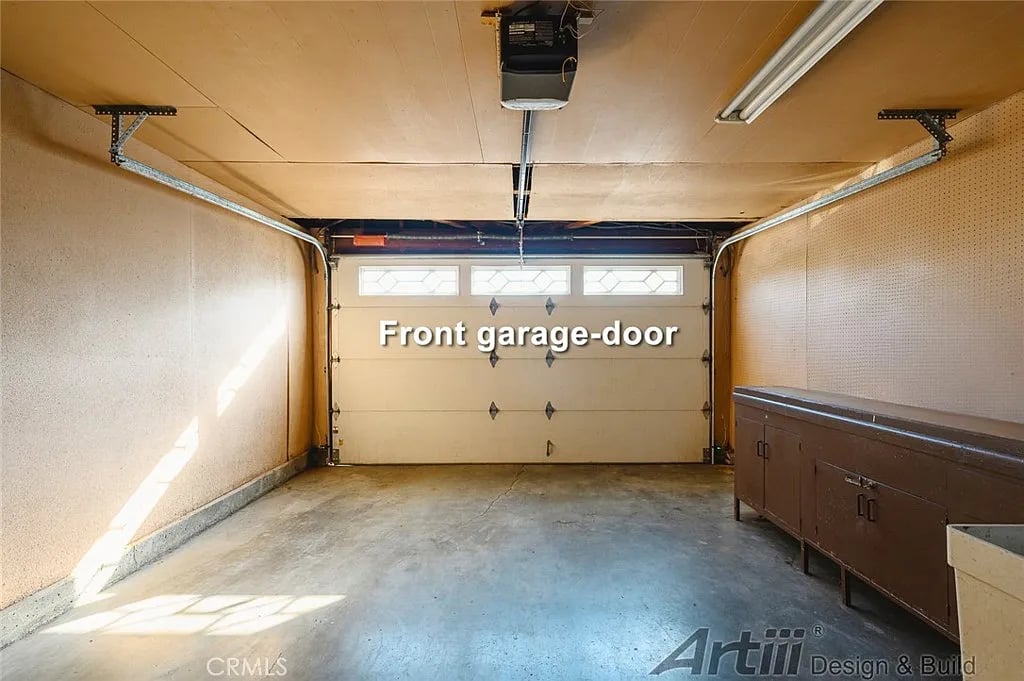 656 W 52nd St