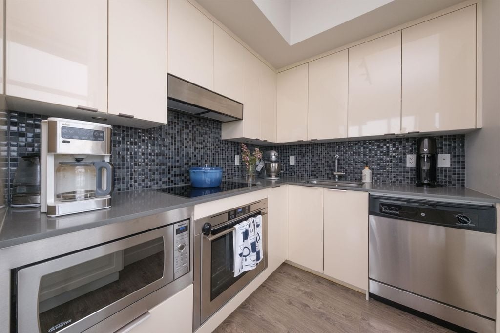 2788 Prince Edward St, #1003