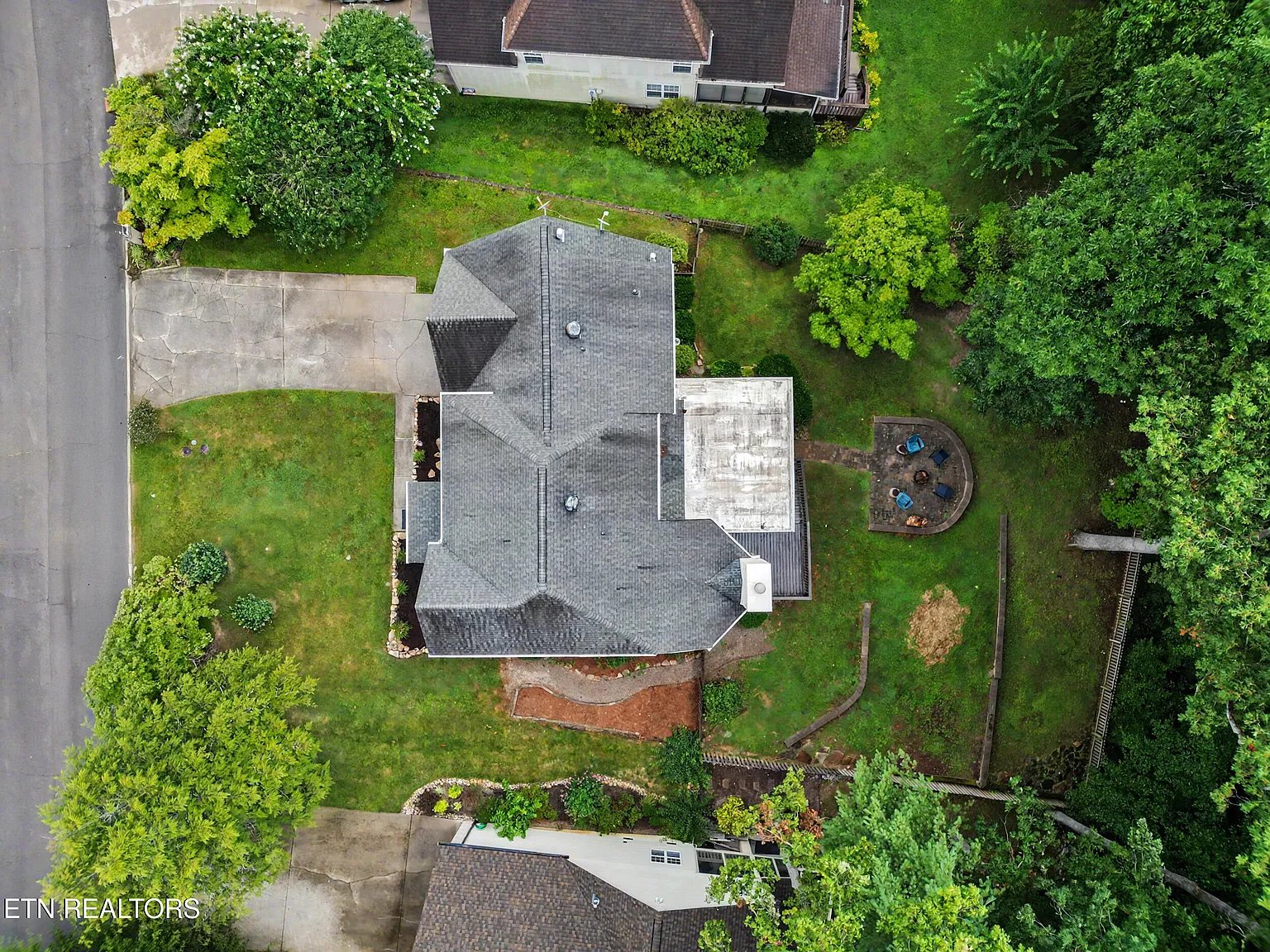 5516 Oakside Drive