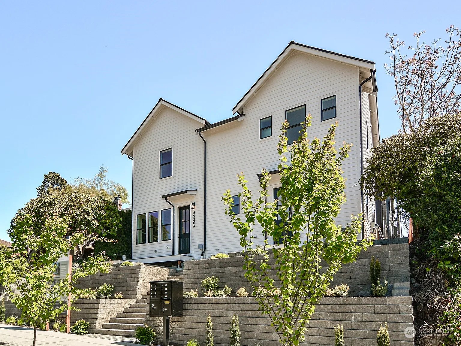 5932 A 44th Ave SW