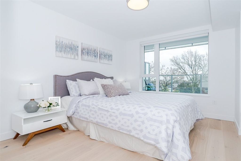 5693 Elizabeth St, #203