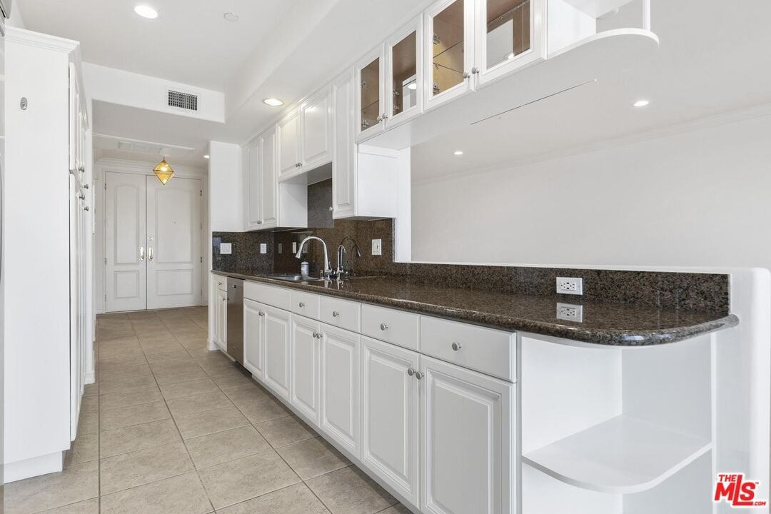1450 S Beverly Dr #404