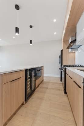 7516 N Eastlake Ter Unit 1