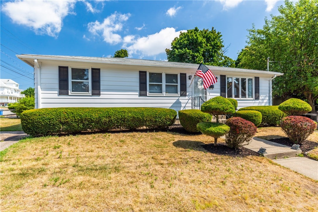 81 Elwyn St