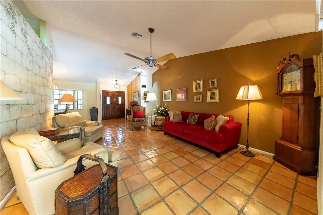 48 SW 114th Ter