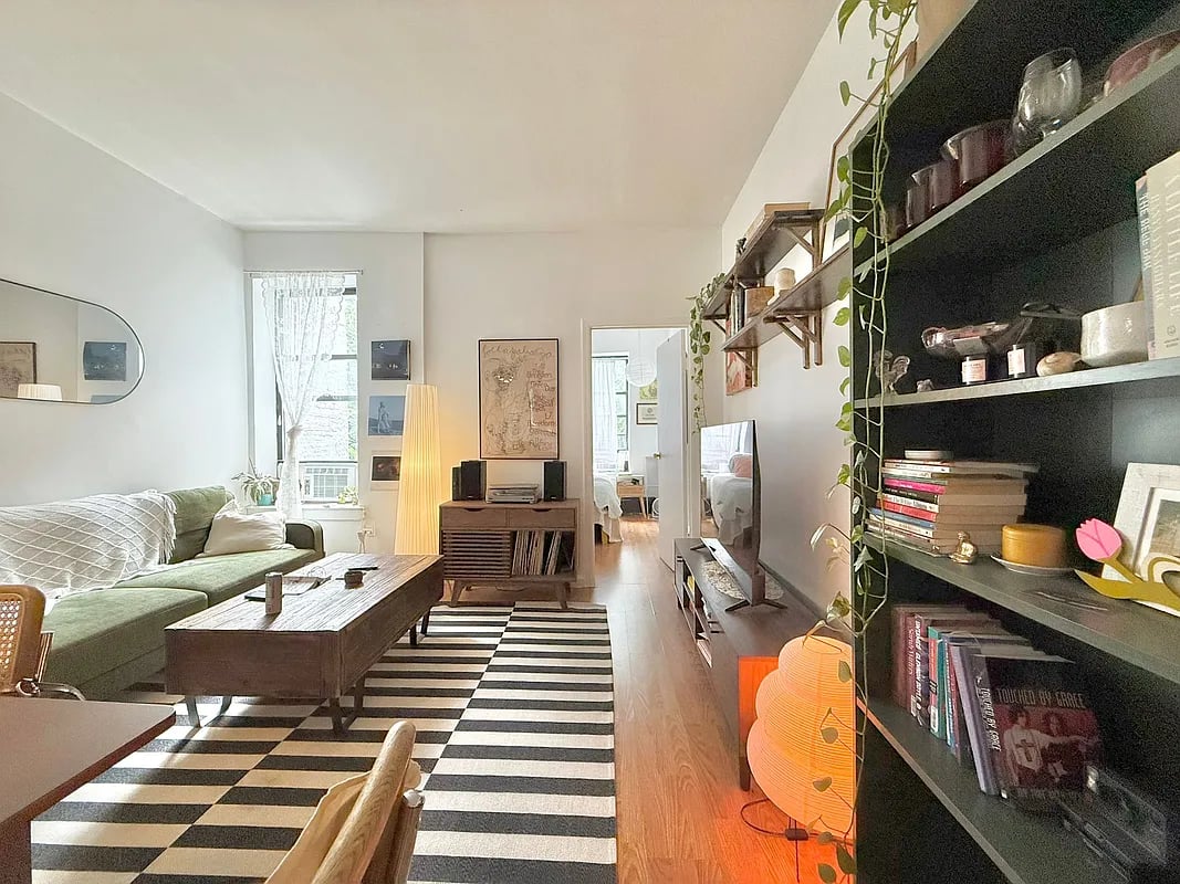 1402 Putnam Avenue #3L