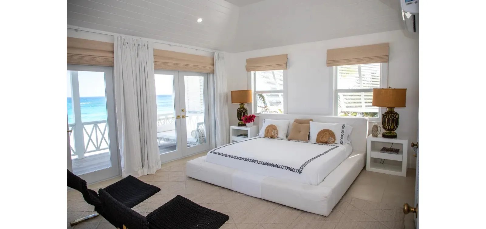 Beautiful Harbour Island Beachfront Villa