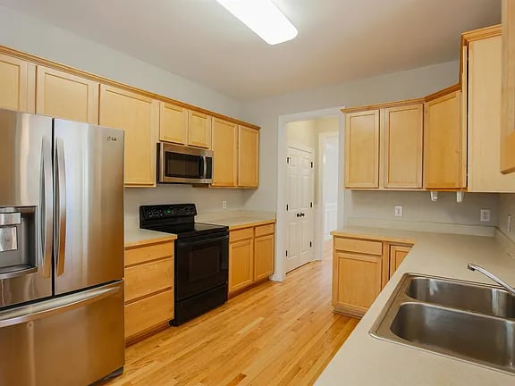 3305 Neuse Crossing Dr