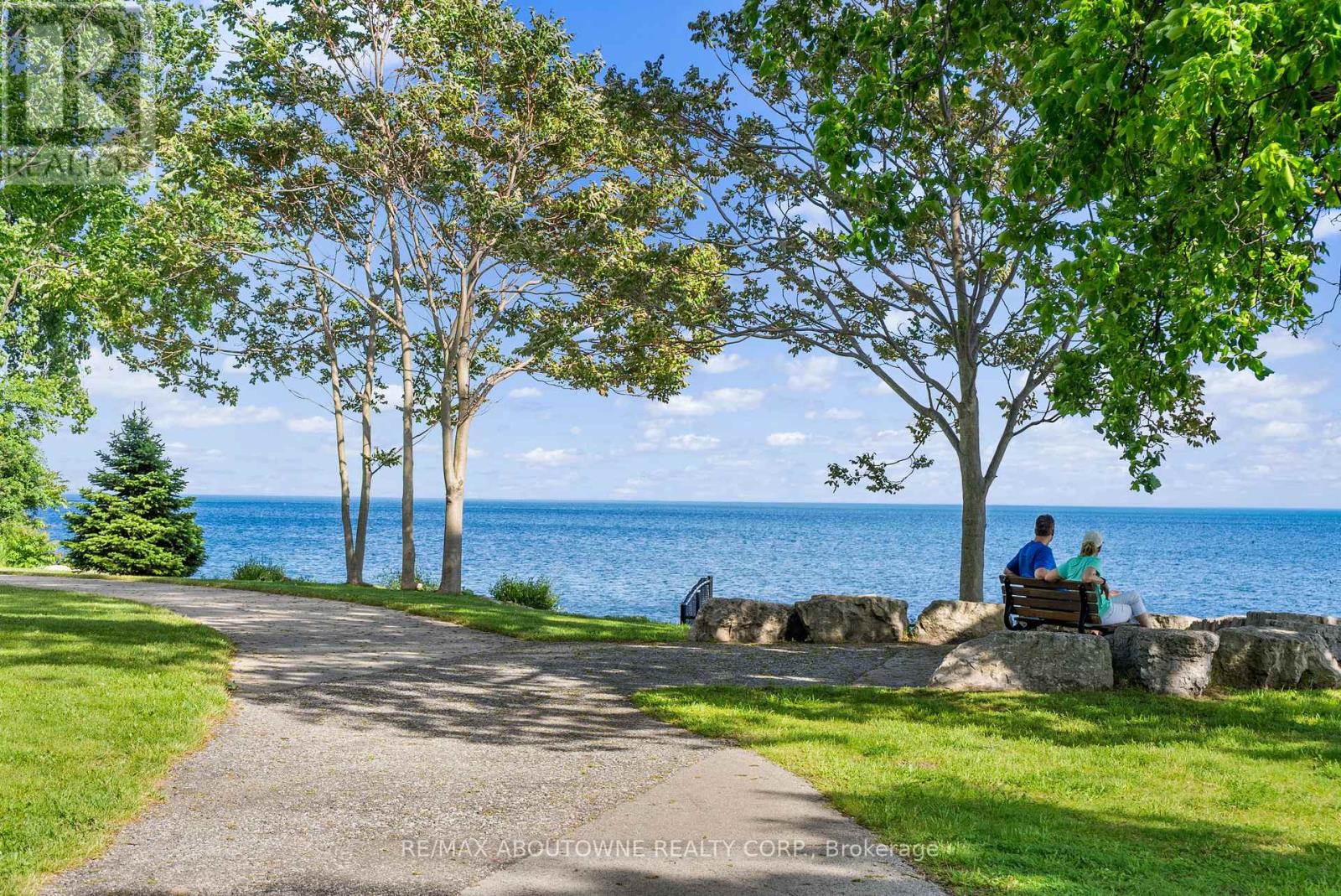 3500 Lakeshore Road W 205