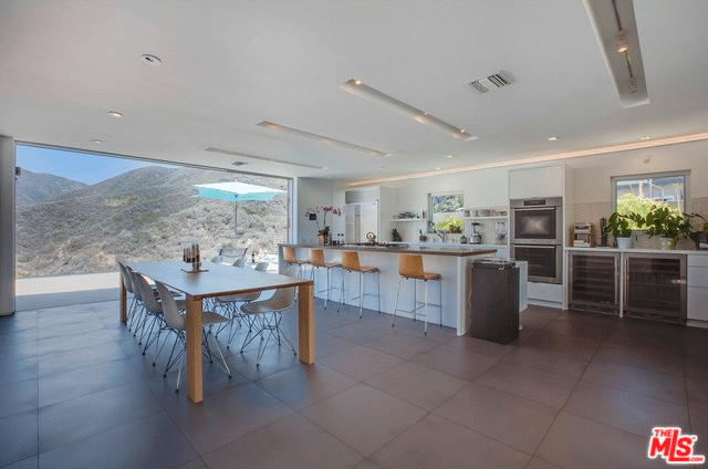 18319 W Clifftop Way