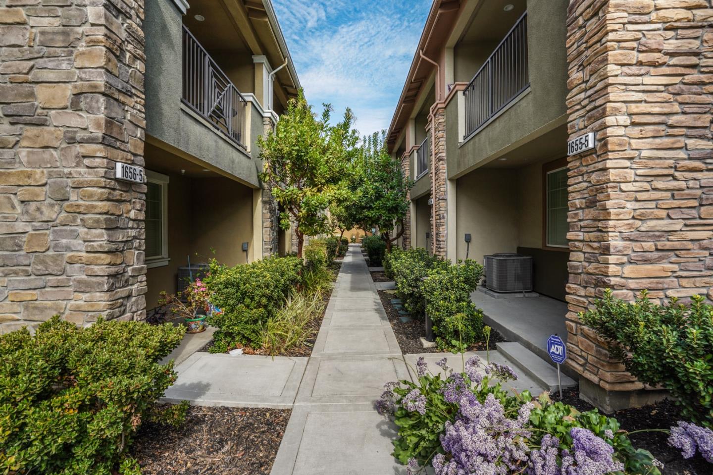 1655 Latitude Dr, #3
