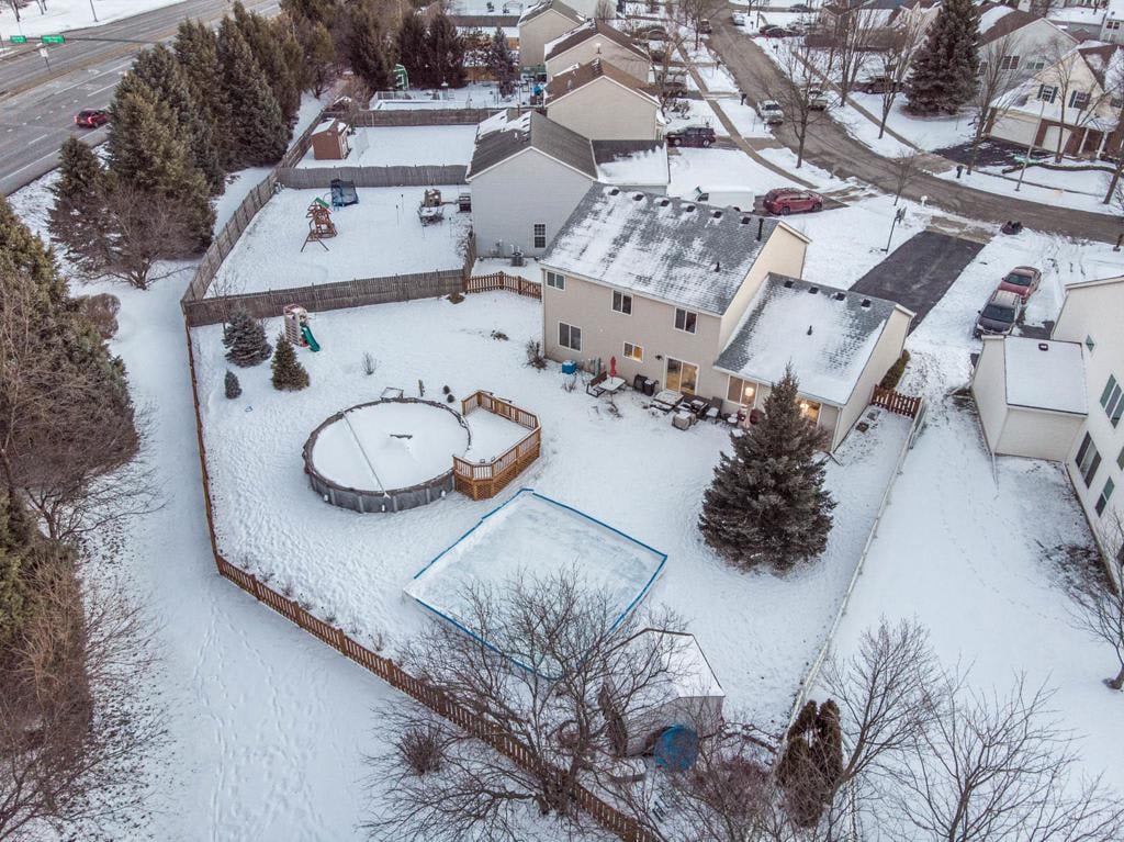 611 Woodbridge Dr 