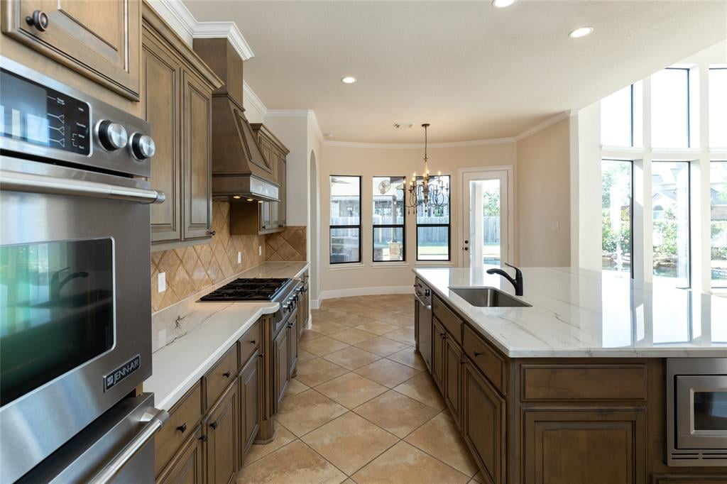 3311 Prestwick Square