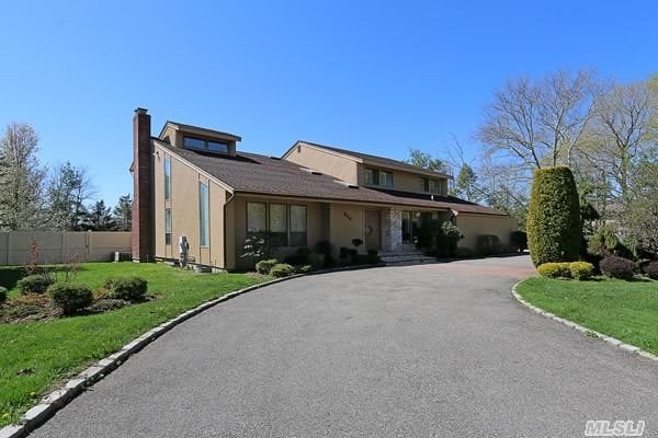 240 Willis Ave, Syosset