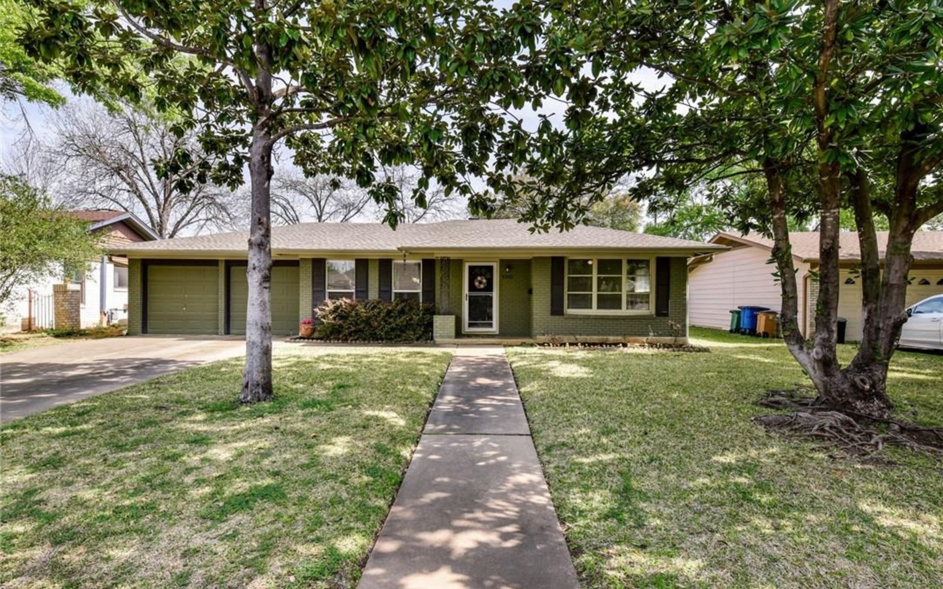 3202 McElroy Dr