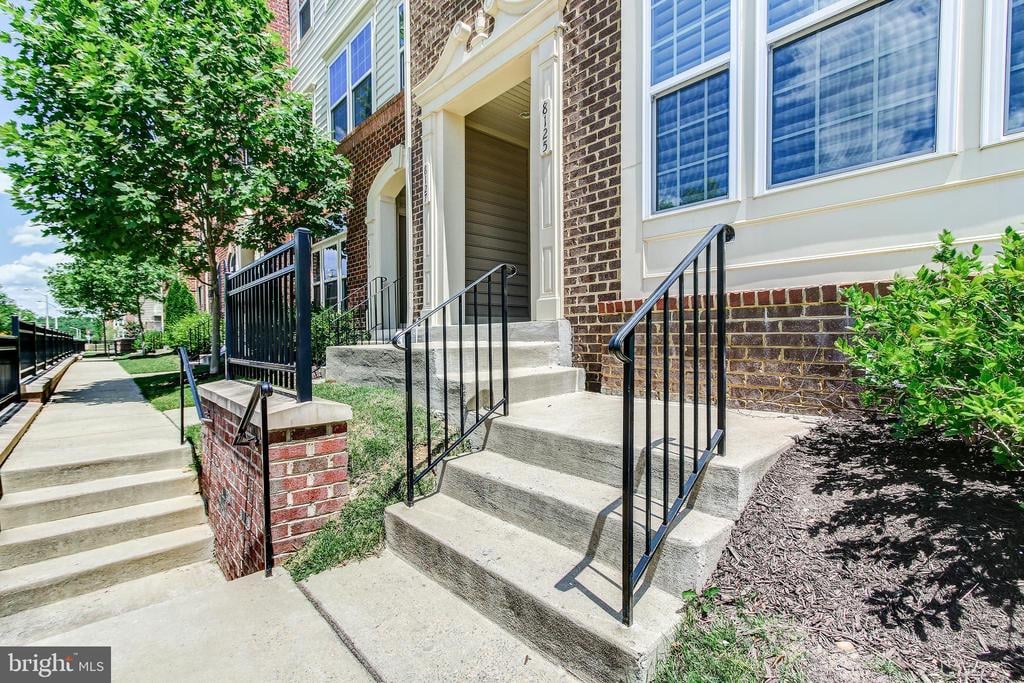 8127 Greenbelt Station Pkwy, #303M