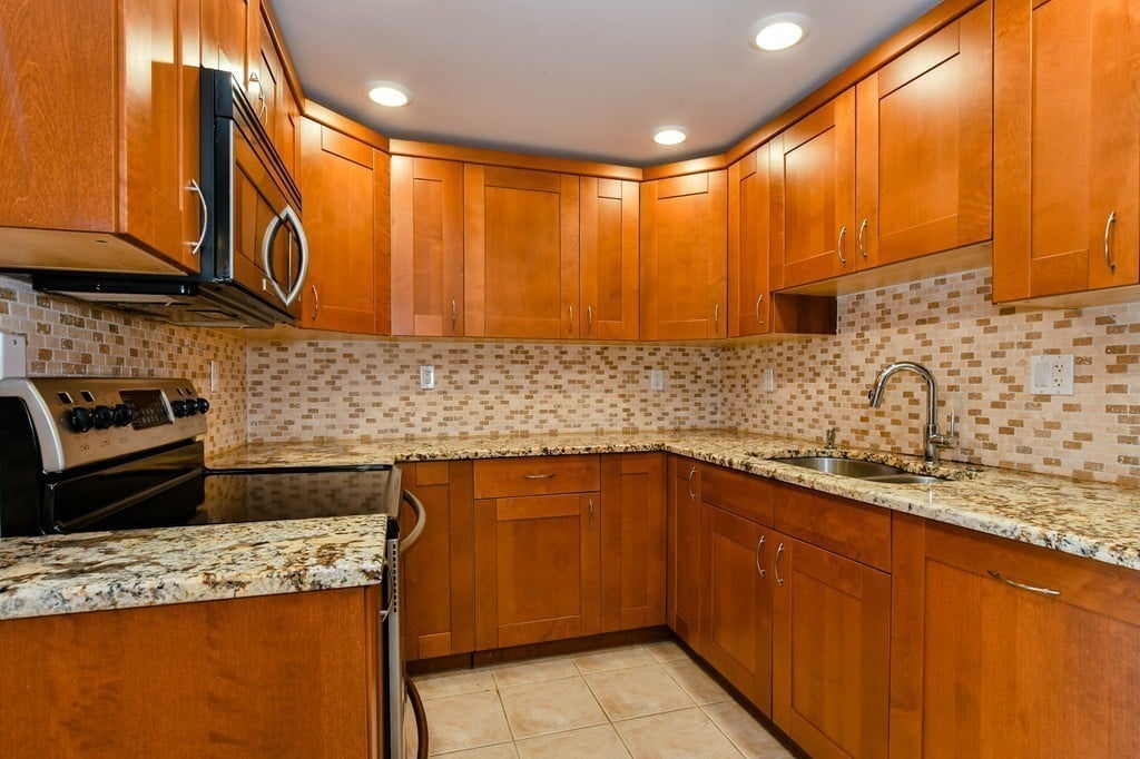 50-56 Broadlawn Park, #115