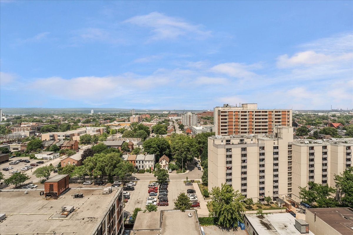 212 King William Street Unit: 513