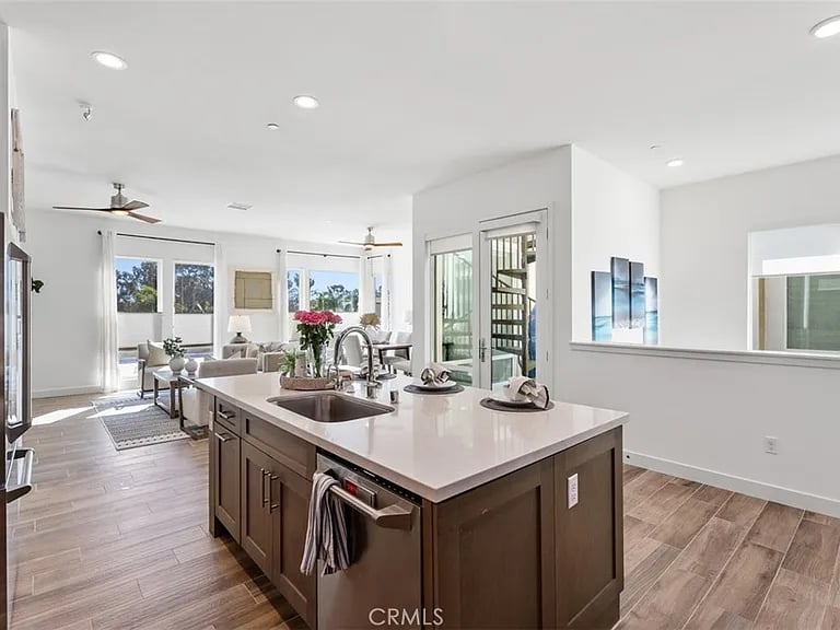 2559 Doheny Way